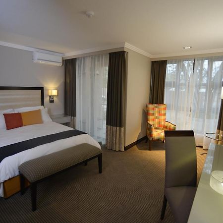 Regent Hotel City Габороне Екстериор снимка