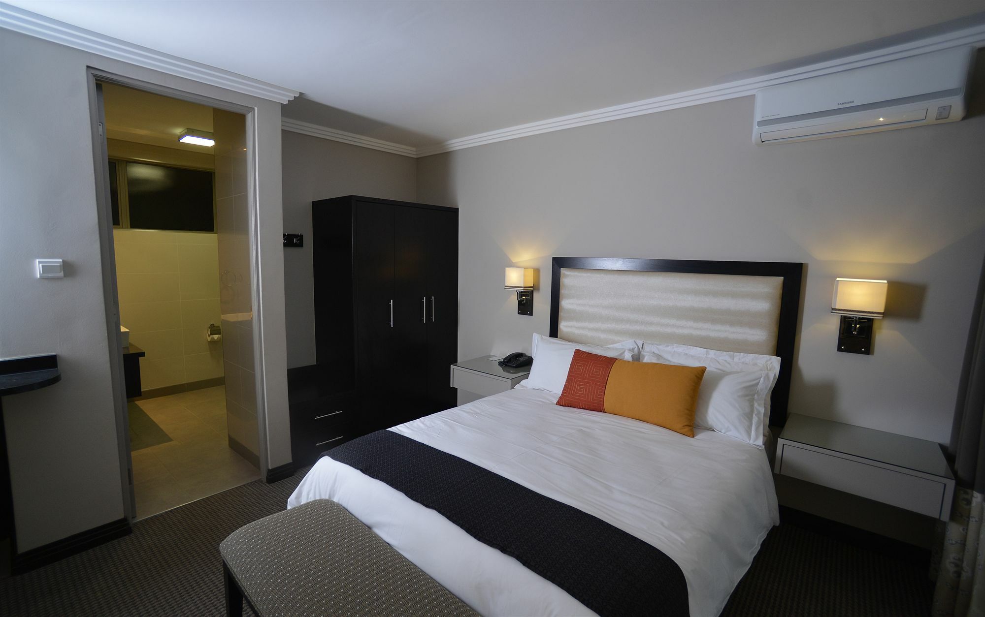 Regent Hotel City Габороне Екстериор снимка